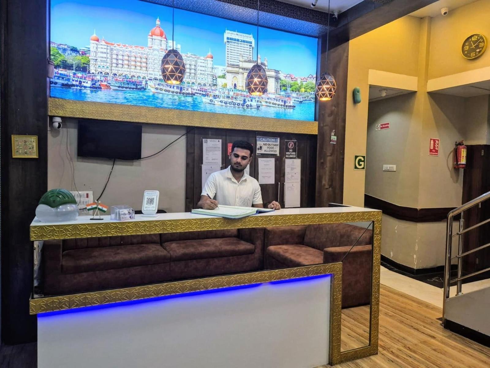 Hotel Blue Terminal Mumbai Bagian luar foto